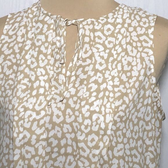 J. Crew Factory Blouse Women's Small Tan Animal Print Sleeveless Pintuck Keyhole - Picture 4 of 7